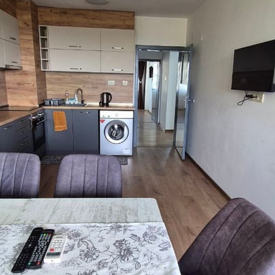 Vermietung einer geräumigen 4-Zimmer-Wohnung mit Meerblick, Stadtteil Chaika, Varna, Bulgarien